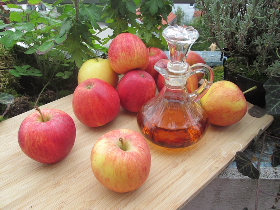 Apple vinegar for whitening