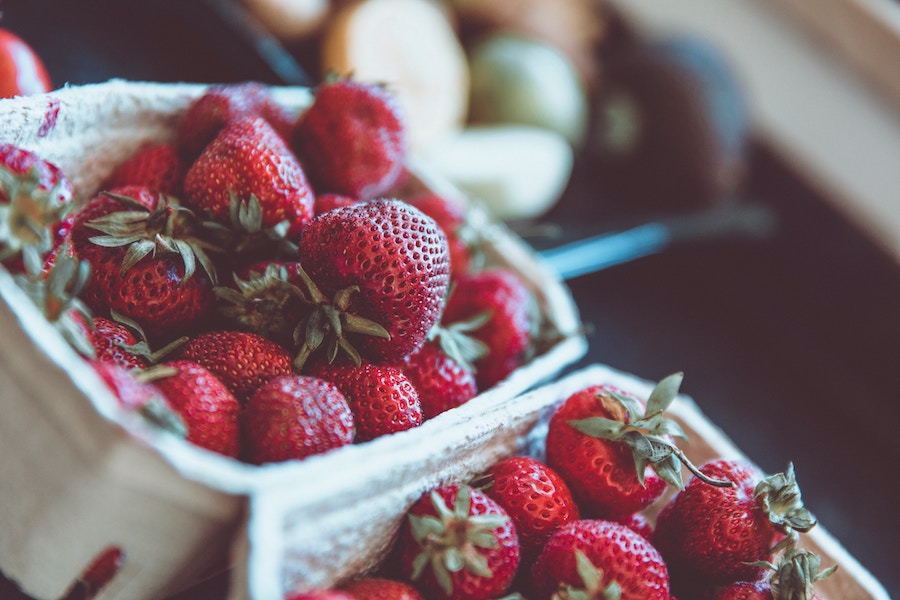 Strawberries for whitening