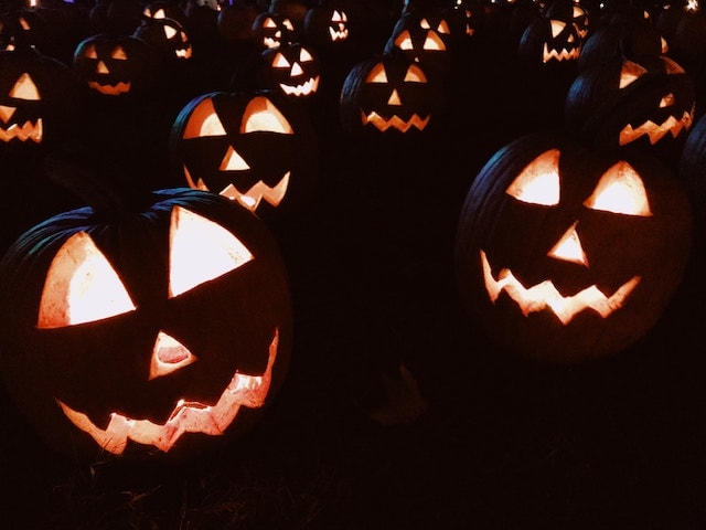 jack-o-lanterns at night for halloween.